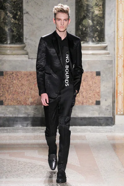 Look 36